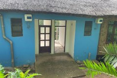 chimpanzee-capital-cottage-entrance